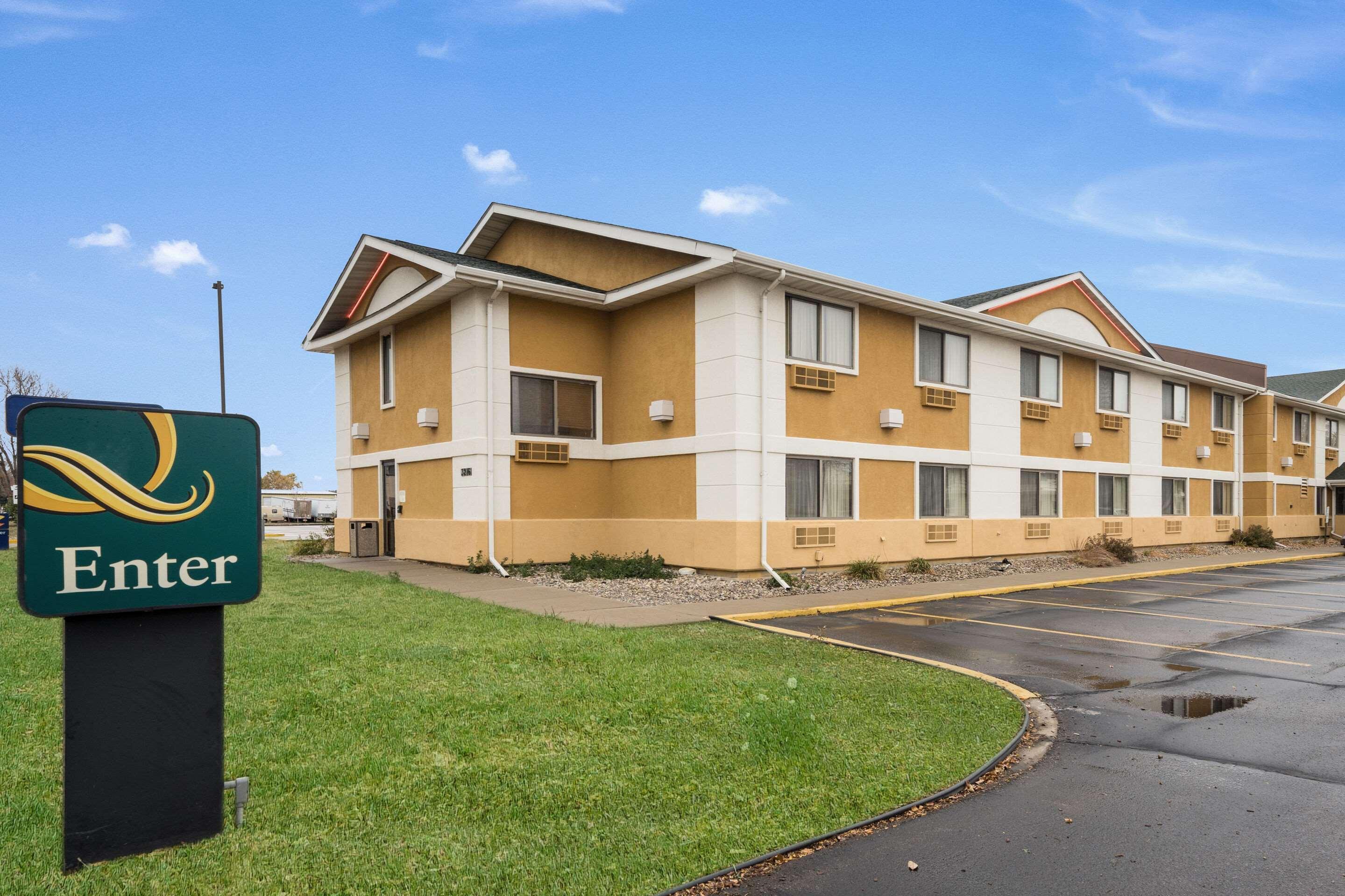 סו פולס Quality Inn & Suites South מראה חיצוני תמונה