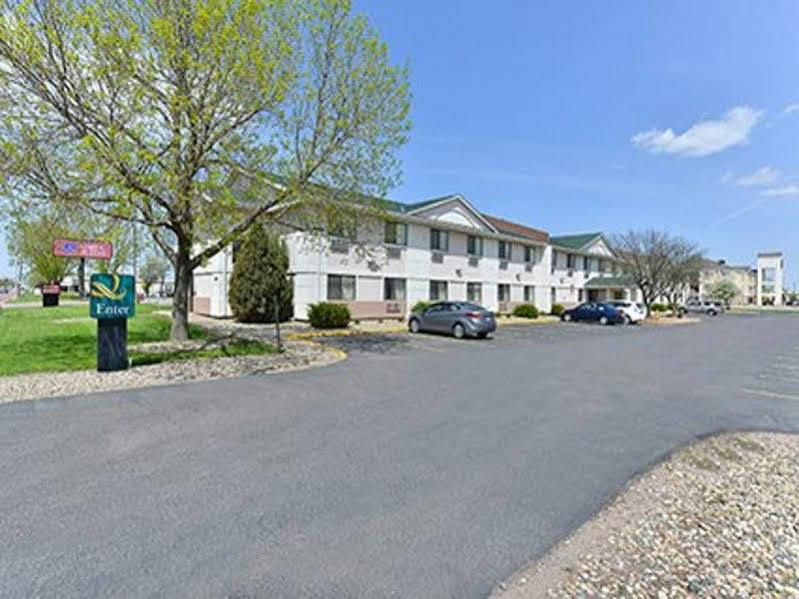 סו פולס Quality Inn & Suites South מראה חיצוני תמונה